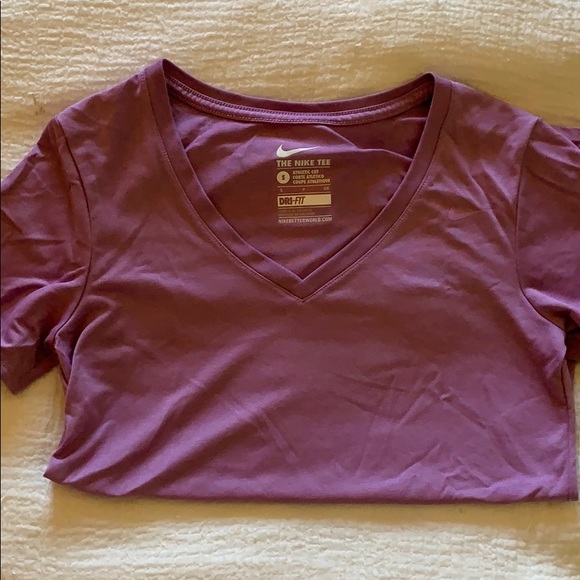 Nike Dri-Fit V-Neck Violet Shock - Picture 3 of 3